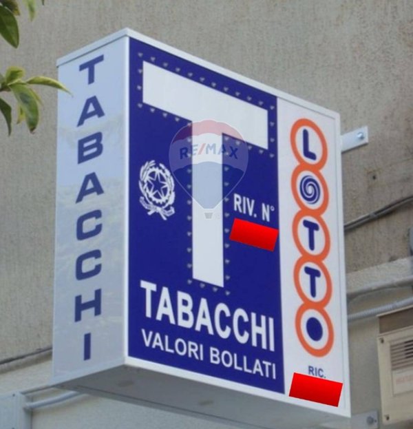 negozio in vendita a Varese in zona Giubiano
