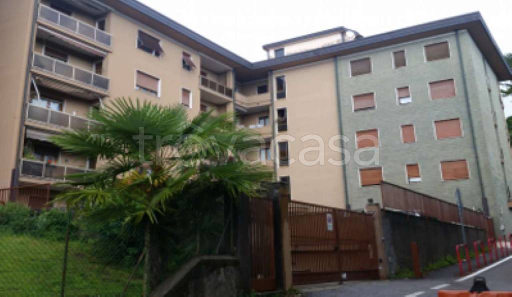 locale commerciale in vendita a Varese in zona Viale Belforte