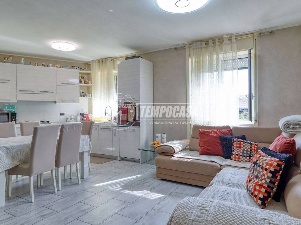 appartamento in vendita a Varese in zona Biumo