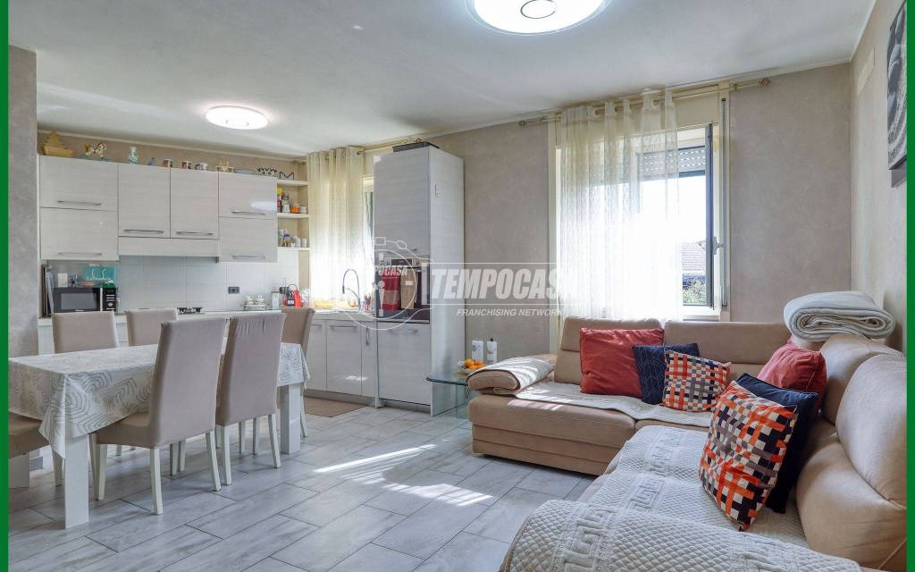 appartamento in vendita a Varese in zona Biumo