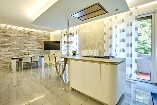 appartamento in vendita a Varese in zona Viale Belforte