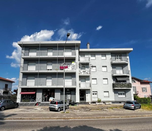 appartamento in vendita a Varese in zona Bizzozero