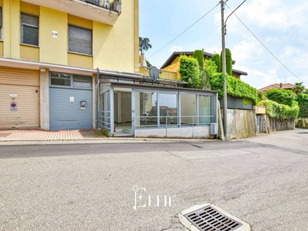 negozio in vendita a Varese in zona Casbeno
