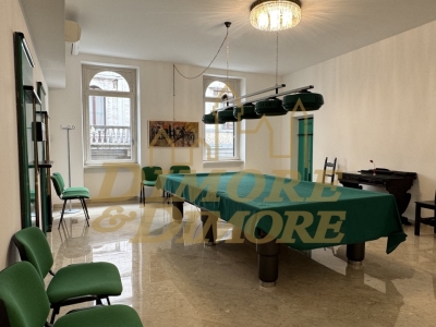 negozio in vendita a Varese in zona Centro Città