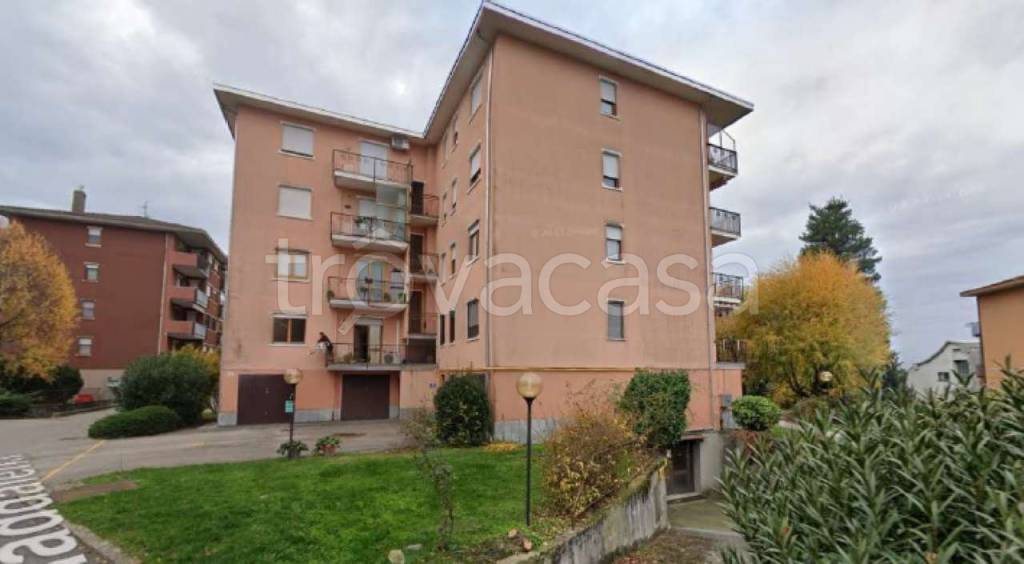 ufficio in vendita a Varese in zona Giubiano