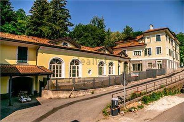 casa indipendente in vendita a Varese in zona Centro Città
