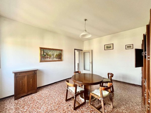 appartamento in vendita a Varese in zona Biumo