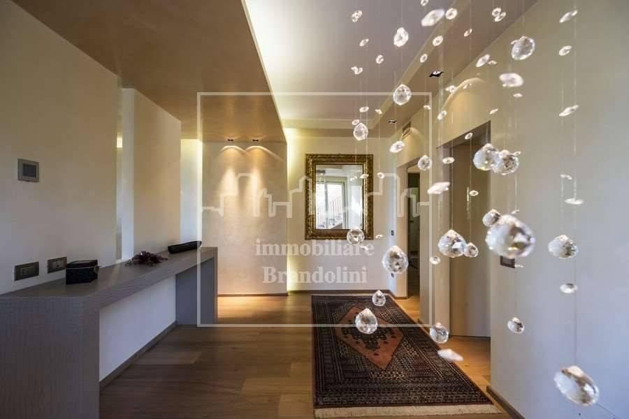 appartamento in vendita a Varese in zona Cartabbia