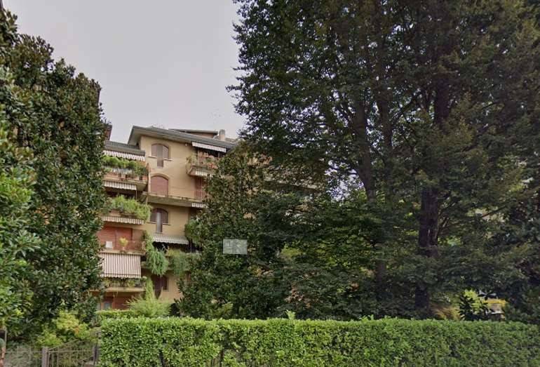 appartamento in vendita a Varese in zona Brunella