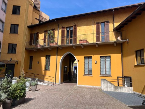 ufficio in vendita a Varese in zona Centro Città