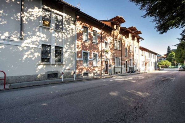 appartamento in vendita a Varese in zona Biumo