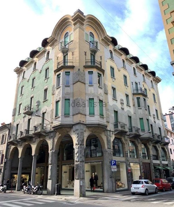 appartamento in vendita a Varese in zona Centro Città