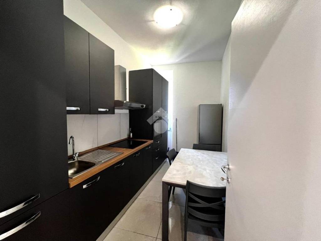 appartamento in vendita a Varese in zona Bizzozero