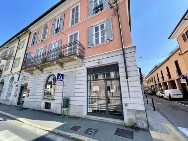 negozio in vendita a Varese in zona Biumo
