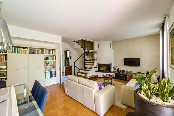 casa indipendente in vendita a Varese in zona Sant'Ambrogio