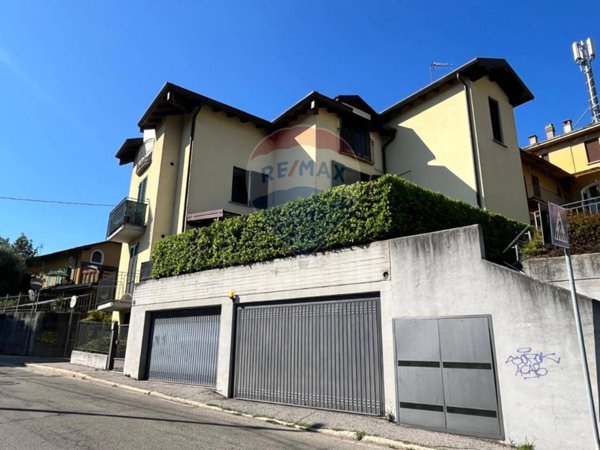 appartamento in vendita a Varese in zona Giubiano