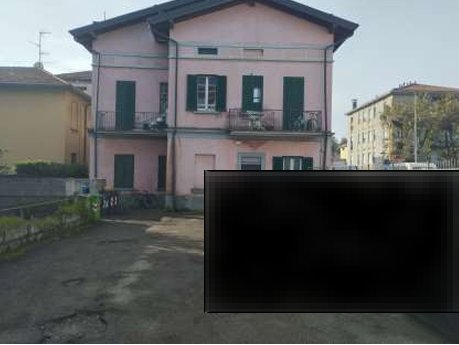negozio in vendita a Varese in zona Viale Belforte