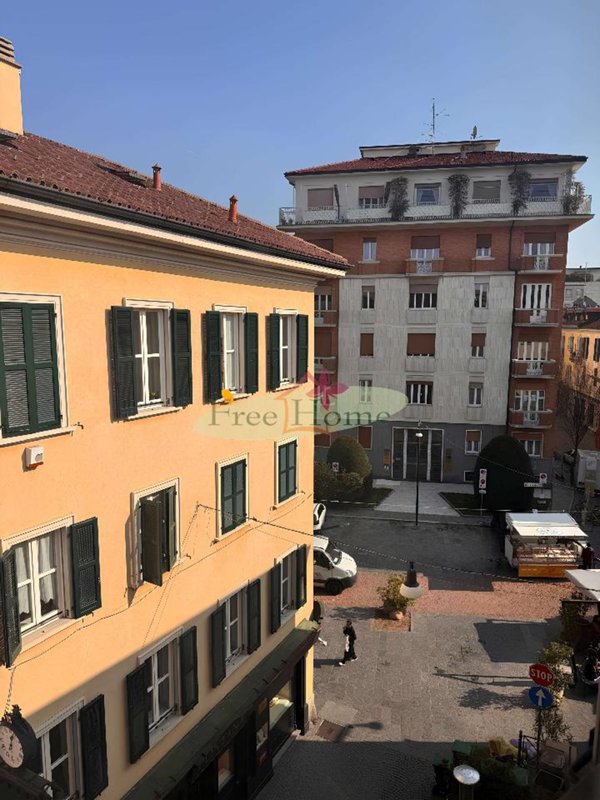 appartamento in vendita a Varese in zona Centro Città