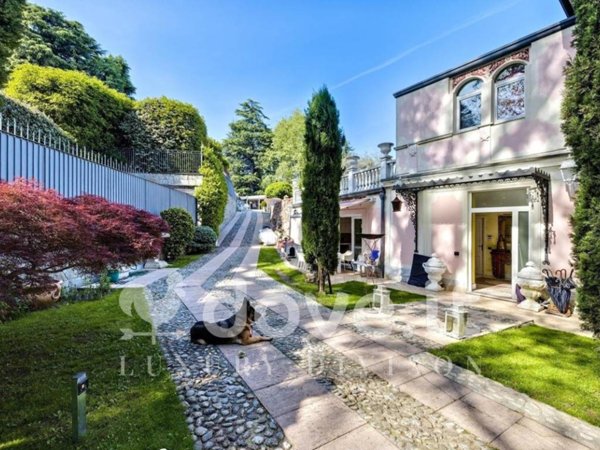 casa indipendente in vendita a Varese in zona Ippodromo