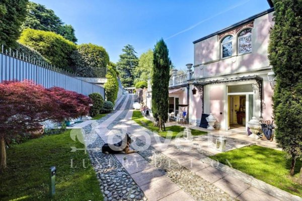 casa indipendente in vendita a Varese in zona Centro Città