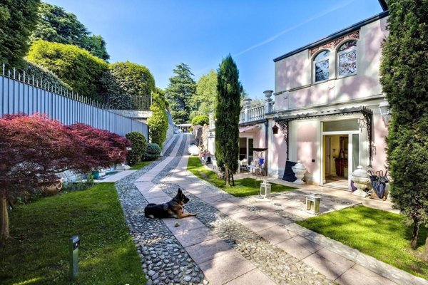 casa indipendente in vendita a Varese in zona San Gallo