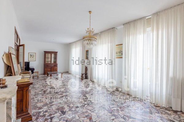 appartamento in vendita a Varese in zona Biumo