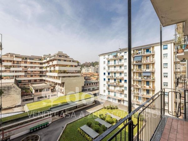 appartamento in vendita a Varese in zona Centro Città