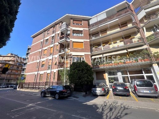 appartamento in vendita a Varese in zona Centro Città