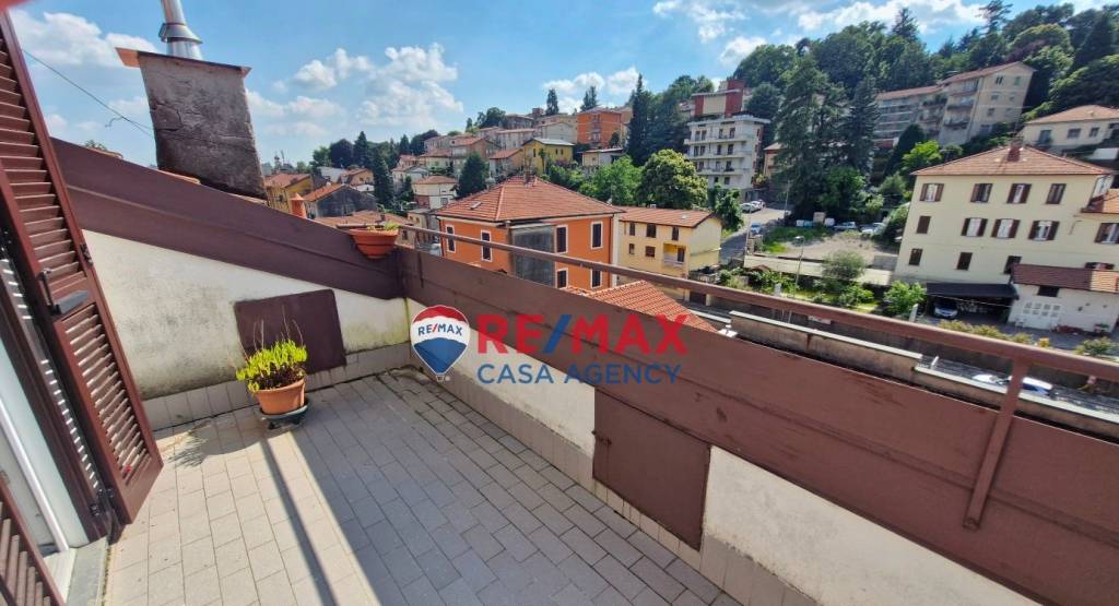 appartamento in vendita a Varese in zona Biumo