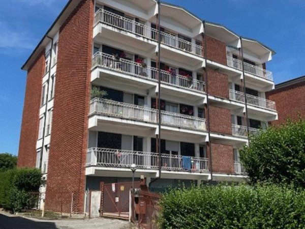 appartamento in vendita a Varese in zona Bizzozero