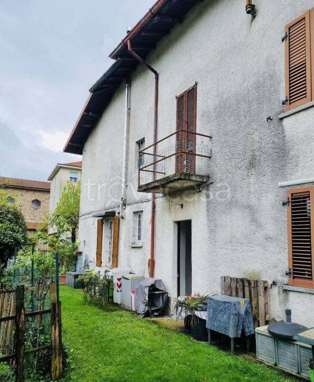 casa indipendente in vendita a Varese in zona Centro Città