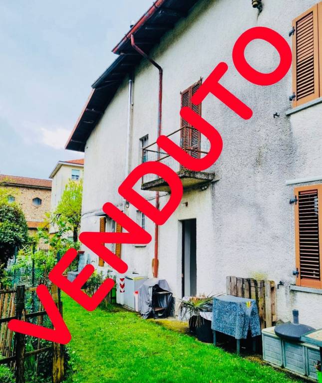 casa indipendente in vendita a Varese in zona Centro Città