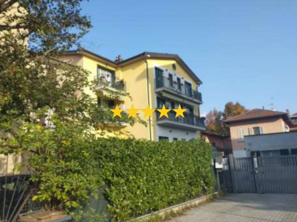 appartamento in vendita a Varese in zona Giubiano