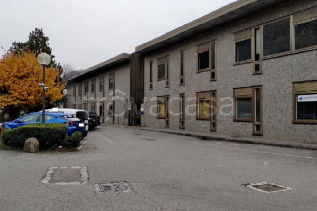 ufficio in vendita a Varese in zona Viale Belforte