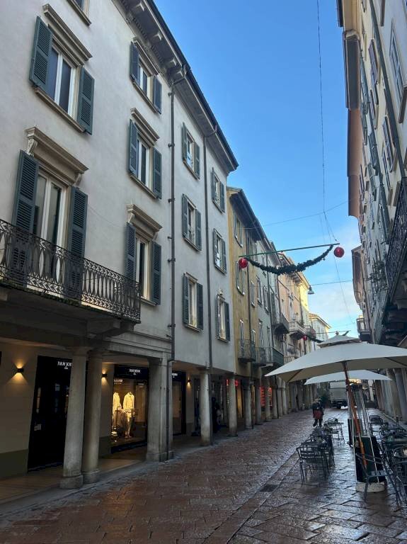 appartamento in vendita a Varese