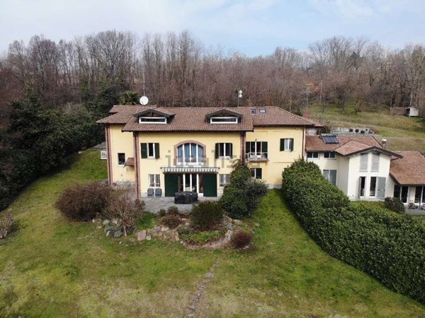 casa indipendente in vendita a Varese in zona Centro Città