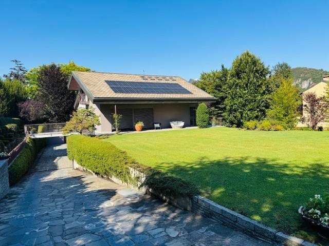 casa indipendente in vendita a Varese