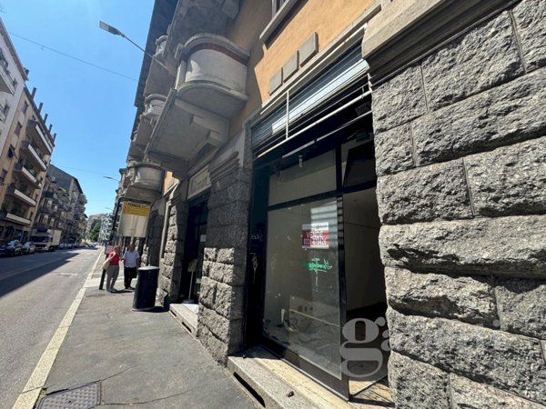 negozio in vendita a Varese in zona Giubiano