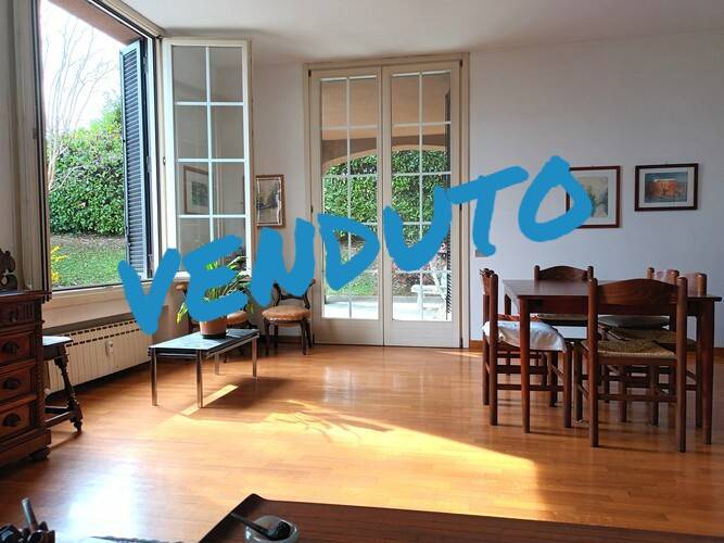 appartamento in vendita a Varese in zona Casbeno