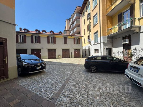 negozio in vendita a Varese in zona Biumo