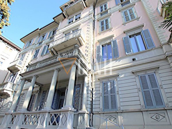 appartamento in vendita a Varese in zona Biumo