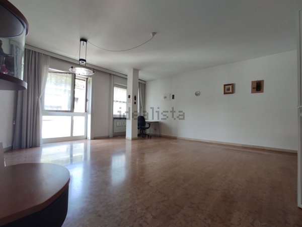 appartamento in vendita a Varese in zona Biumo