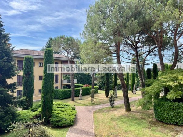 appartamento in vendita a Varese in zona Casbeno