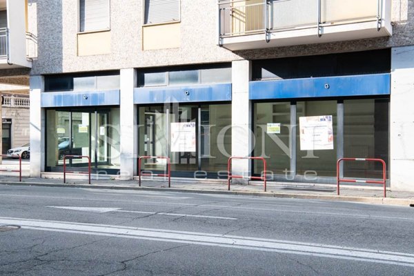 negozio in vendita a Varese in zona Via Magenta