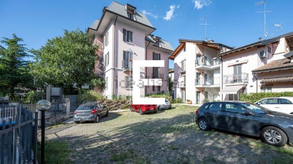 appartamento in vendita a Varese in zona Avigno