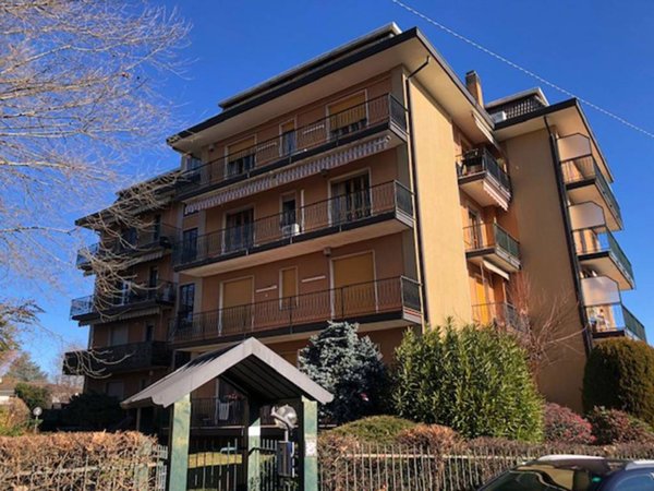 appartamento in vendita a Varese in zona Giubiano
