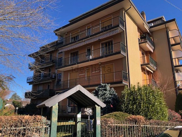appartamento in vendita a Varese in zona Centro Città