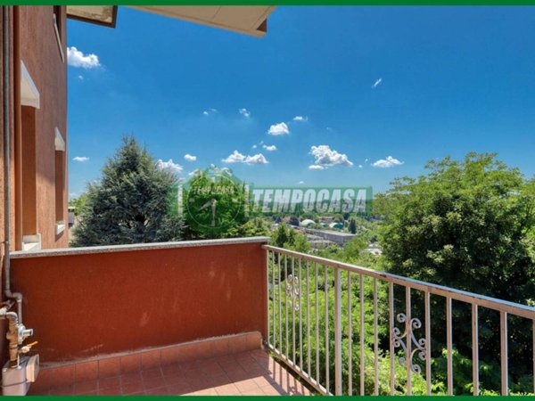 appartamento in vendita a Varese in zona Giubiano