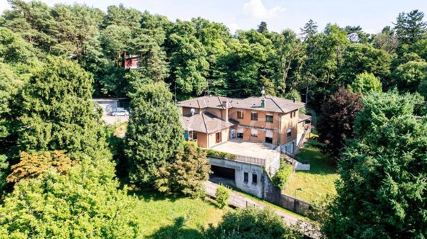 casa indipendente in vendita a Varese in zona Centro Città