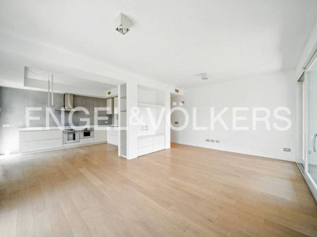 appartamento in vendita a Varese in zona Velate